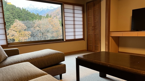 【桜】谷川岳側源泉かけ流し半露天付リビング+ツインルーム２室